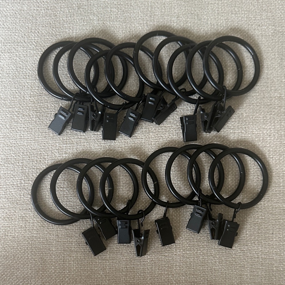 Black Curtain Rings with Clips (18)